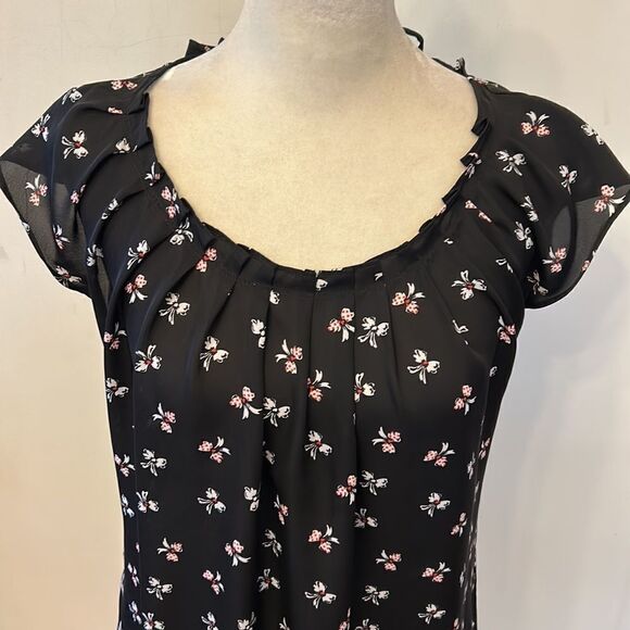 LC Lauren Conrad black cap sleeve bow blouse Size S EUC - Picture 3 of 9